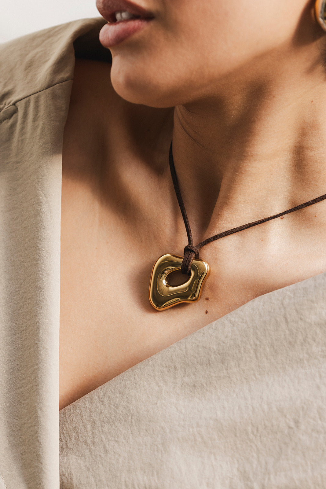 Sculptural Pendant Necklace - Image 4